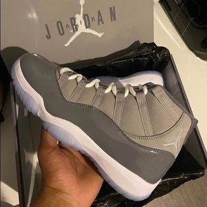 I am selling the brand new cool Greys